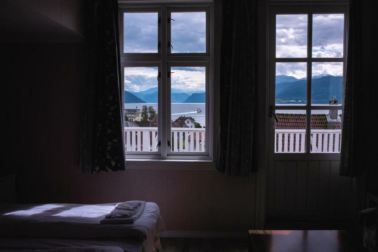 Kringsja Hotel Балестранд Экстерьер фото